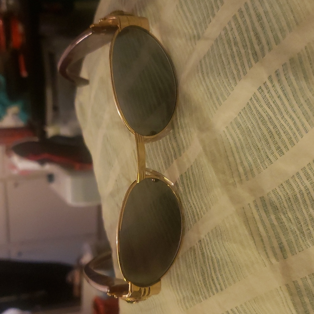 Versace buffs